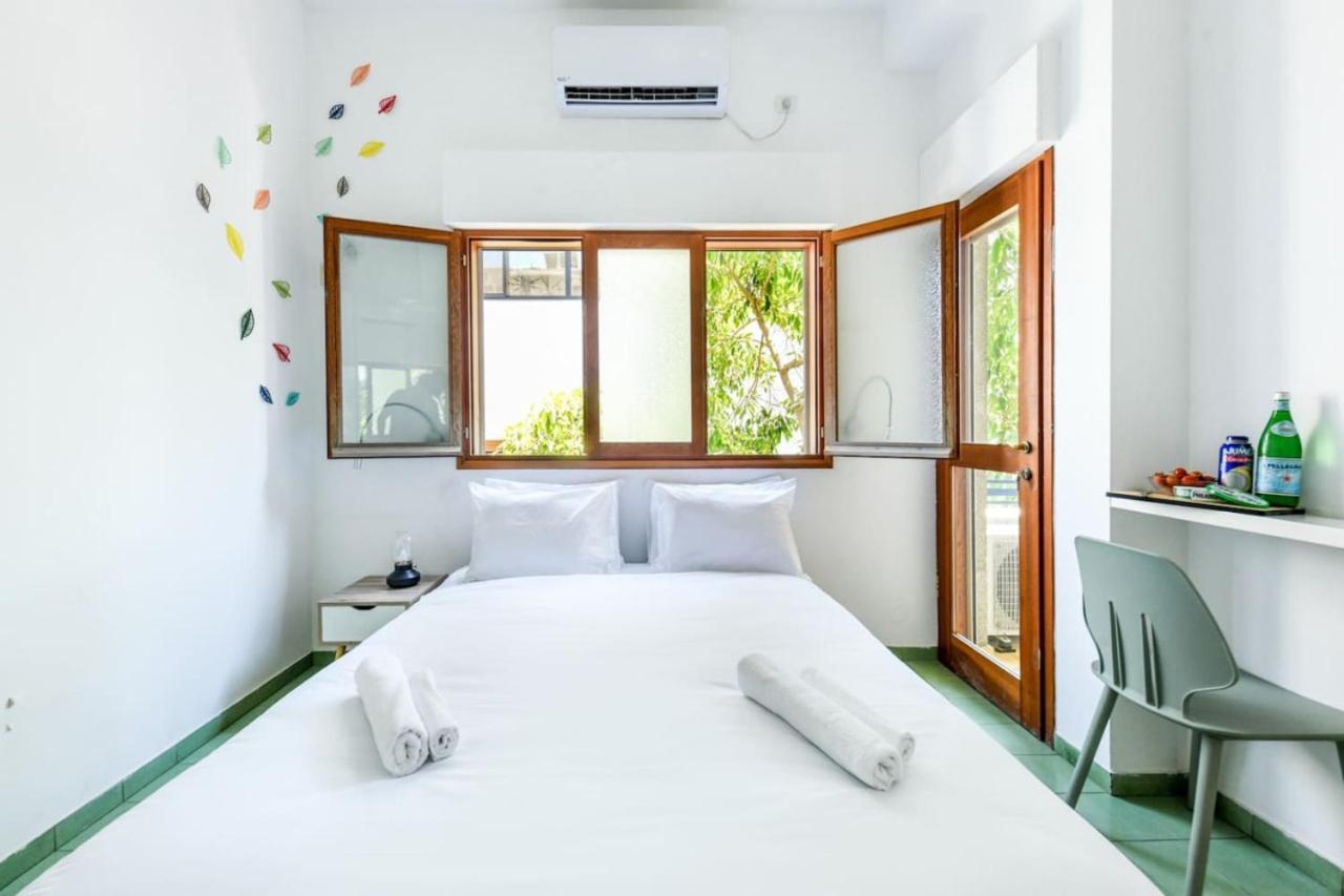 Spacious 3br Penthouse W Rooftop 7 Min From And Shelter By Sea N' Rent * Tel Aviv