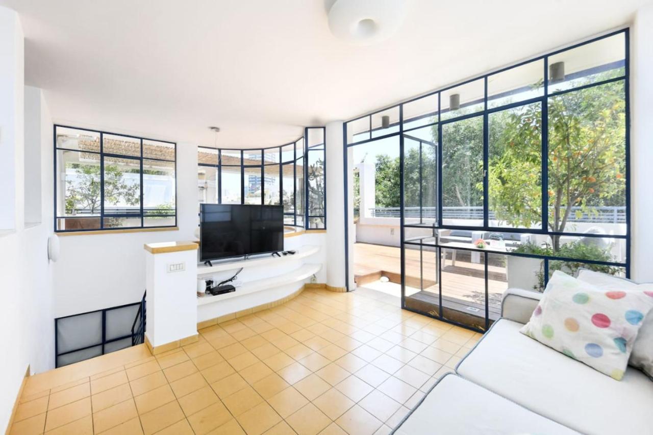 Spacious 3br Penthouse W Rooftop 7 Min From And Shelter By Sea N' Rent *
